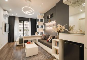 Vinhomes Smartcity-Zhomestay-C  n h    dich v    allows 18 year olds to book a room