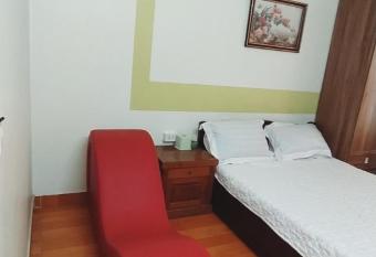 Nh   ngh    Thi   n Trang allows 18 year olds to book a room