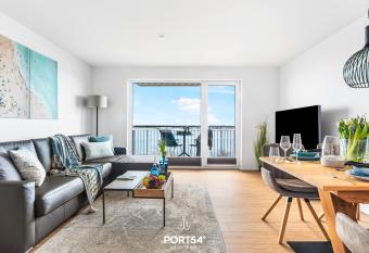 Hafenflair 1 allows 18 year olds to book a room