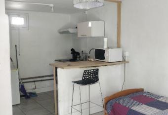 Studio r  nov   au bord du Gers has Balcony rooms