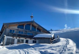 Au Hochalm Chalet has Balcony rooms