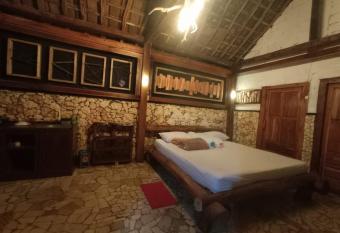 Nirankara Nglolang Resort has Balcony rooms