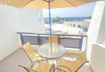 LOS ARCOS 307 has Balcony rooms