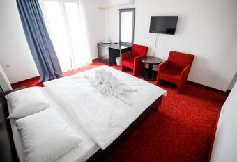 Lili has Balcony rooms