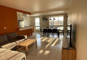 Les petits de Georges Appartement neuf 6-8 pers allows 18 year olds to book a room