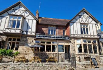 The Coldstreamer Inn allows 18 year olds to book a room