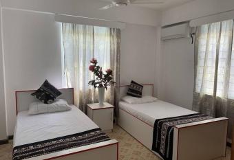 Modern with class near Airport has Balcony rooms