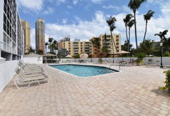 Condo in Sunny Isles beach has rooms with a private hot tub