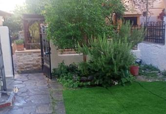 Maria s maisonette Nea Iraklitsa allows 18 year olds to book a room