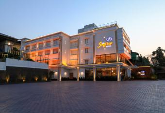 Hotel Saffron Wayanad has Balcony rooms