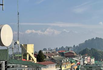 HOTEL LONG ISLAND allows 18 year olds to book a room