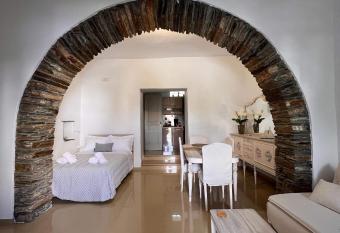 Marianna s Studio has Balcony rooms