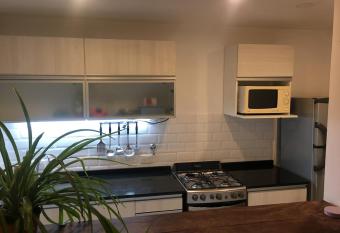 Amplio y Luminoso departamento en Olivos cerca de todo allows 18 year olds to book a room