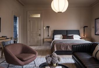 Dvele Inn allows 18 year olds to book a room