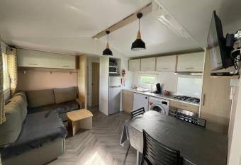 - Mobilhome Camping Les Charmettes - Fun pass non inclus - has Balcony rooms