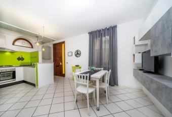 Green&Sweet Apartment allows 18 year olds to book a room