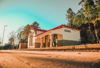Esta    o Ferrovi  ria de Lourido has Balcony rooms