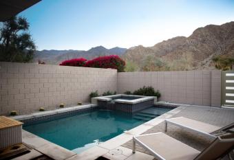 *RARE FIND* Sleek Modern Build + Pool/Spa + near Coachella Festival + trail heads! has rooms with a private hot tub