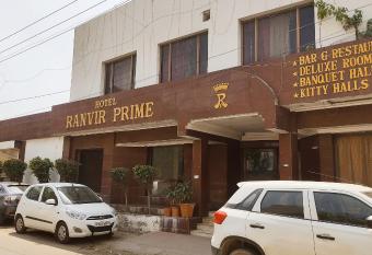HOTEL RANVIR PRIME - Friends PVR Cinema Street - Couples,Family, Corporate Favorite has Balcony rooms