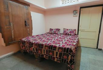 Shree Shyam Home Stay has Smoking/Balcony rooms