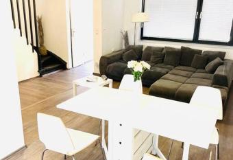 Wohlf  hloase Haus mit 2 Schlafzimmer allows 18 year olds to book a room