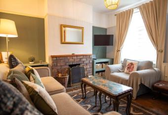 Dog Friendly, Peak District Home allows 18 year olds to book a room