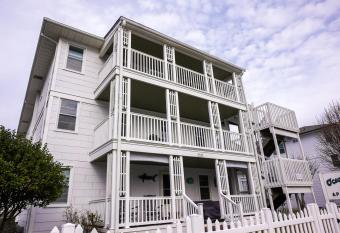 Ocean Terrace Family Apartments allows 18 year olds to book a room