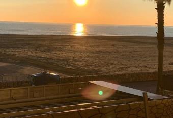 7 min des plages Loft    la Catalane pour 4 personnes has Balcony rooms