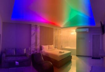                                   has rooms with a private hot tub