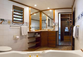 First Landing Beach Resort & Villas has Balcony rooms