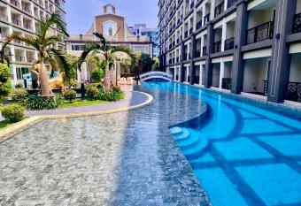 Dusit grand park allows 18 year olds to book a room
