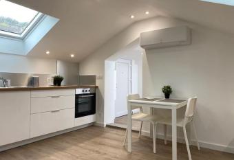 Les Tilleuls superbe appartement avec Terrasse allows 18 year olds to book a room