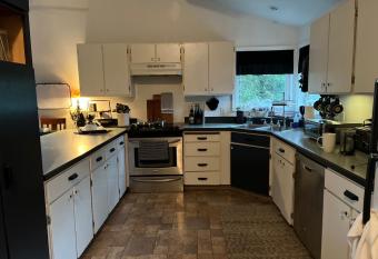 3 Bedroom House Kodiak Alaska allows 18 year olds to book a room