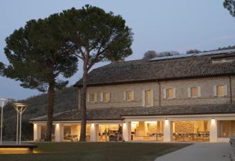 Tenuta Colle Serrano has Balcony rooms