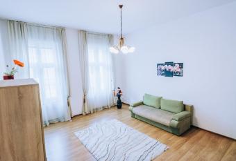 Central Views Apartment allows 18 year olds to book a room