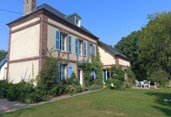 La mare aux petits diables allows 18 year olds to book a room