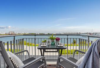 Seer  ubernest allows 18 year olds to book a room