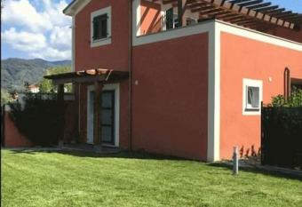 Il Casale Rosso Monolocale Cinque Terre-Toscana has Balcony rooms