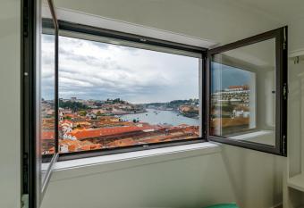 Lovely 2BR w/ views over the river, parking incl has Balcony rooms