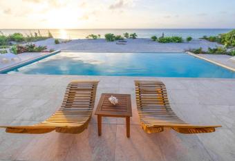 Caicos Way has Balcony rooms