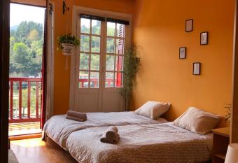 Habitaci  n privada en el centro de Deba allows 18 year olds to book a room