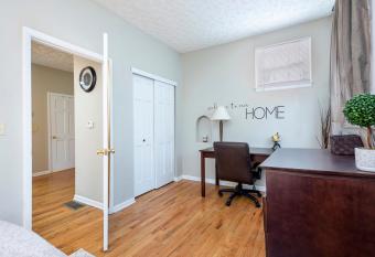 1 Bedroom Near Short North has Balcony rooms