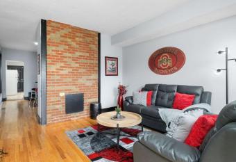 3 Bedroom Loft Near OSU has Balcony rooms