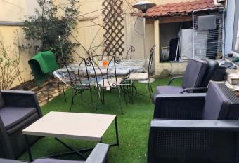 Near Paris Superbe 2 pi  ces terrasse barbecue - Metro 4 has Balcony rooms