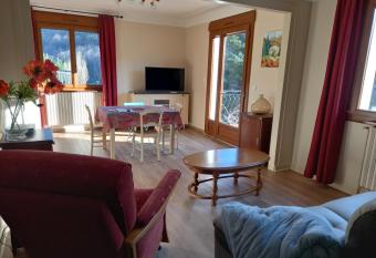 residence emile allows 18 year olds to book a room