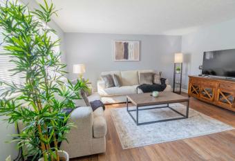 Newly renovated 2 bedroom near OSU allows 18 year olds to book a room