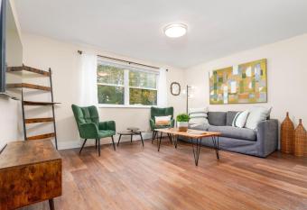 Renovated 2 Bedroom- Walking Distance to OSU allows 18 year olds to book a room