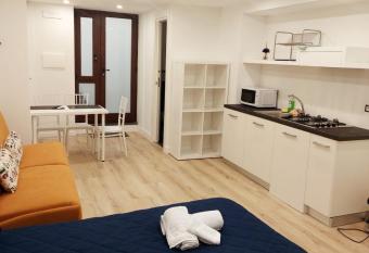 Il Munazzeno Centro Storico Amalfi allows 18 year olds to book a room