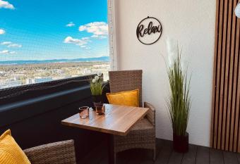 FeWo SKY21 * Langen EXKLUSIVES APPARTMENT Vollausstattung / zentrale Lage *NEU* allows 18 year olds to book a room