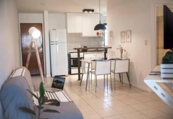 Hermoso apart. con balc  n y vista a las sierras en C  rdoba Cap.! allows 18 year olds to book a room